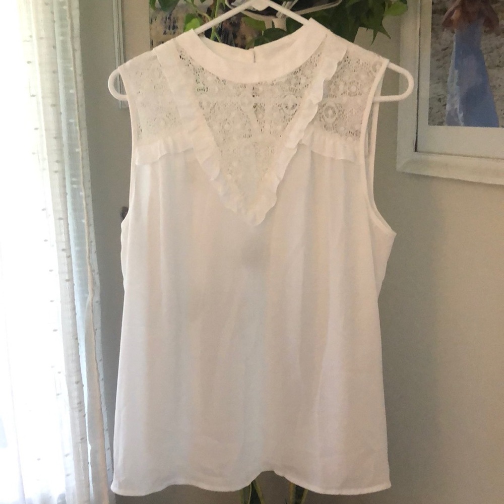 White lace sleeveless top